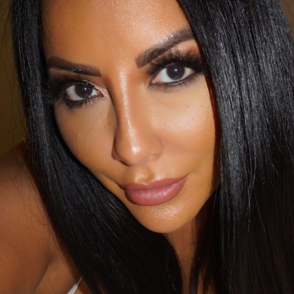 Deanne's Closet (@theonlykiaramia) Poshmark